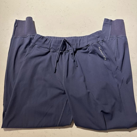 ALPHALETE JOGGER SET - Picture 6 of 7